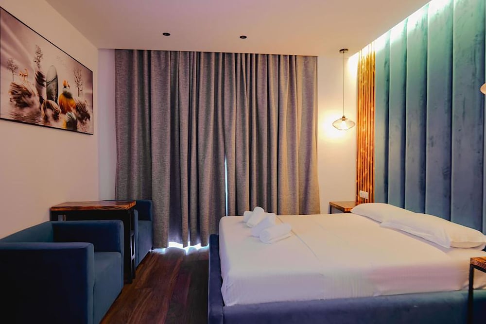 

Verona - Ksamil - Hotel Piramida