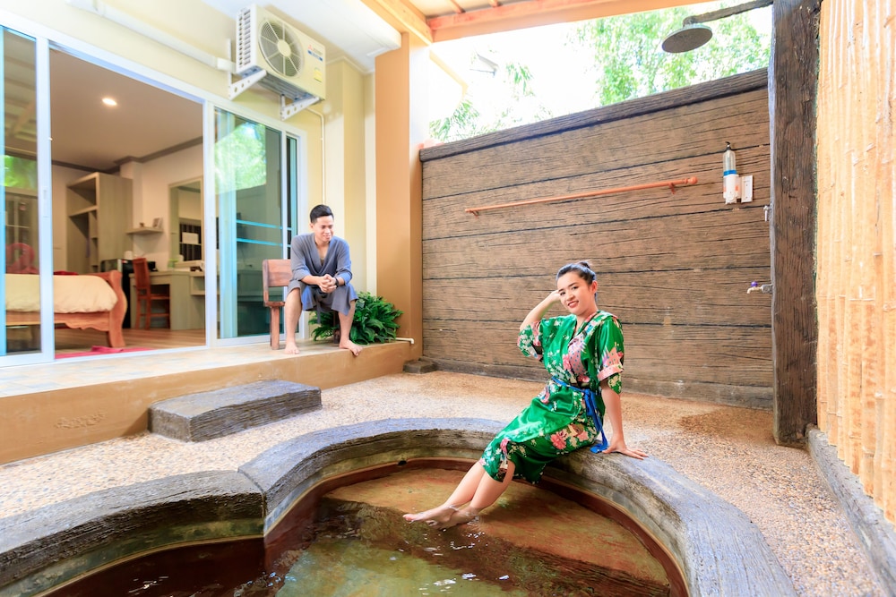

Venezia - Khlong Thom - Saline Hot Spring Resort
