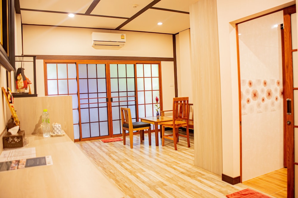 

Napoli - Khlong Thom - Saline Hot Spring Resort