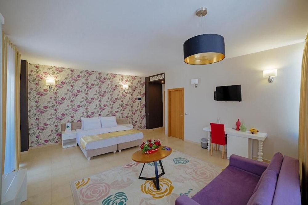

Napoli - Durrës - Sun Hotel