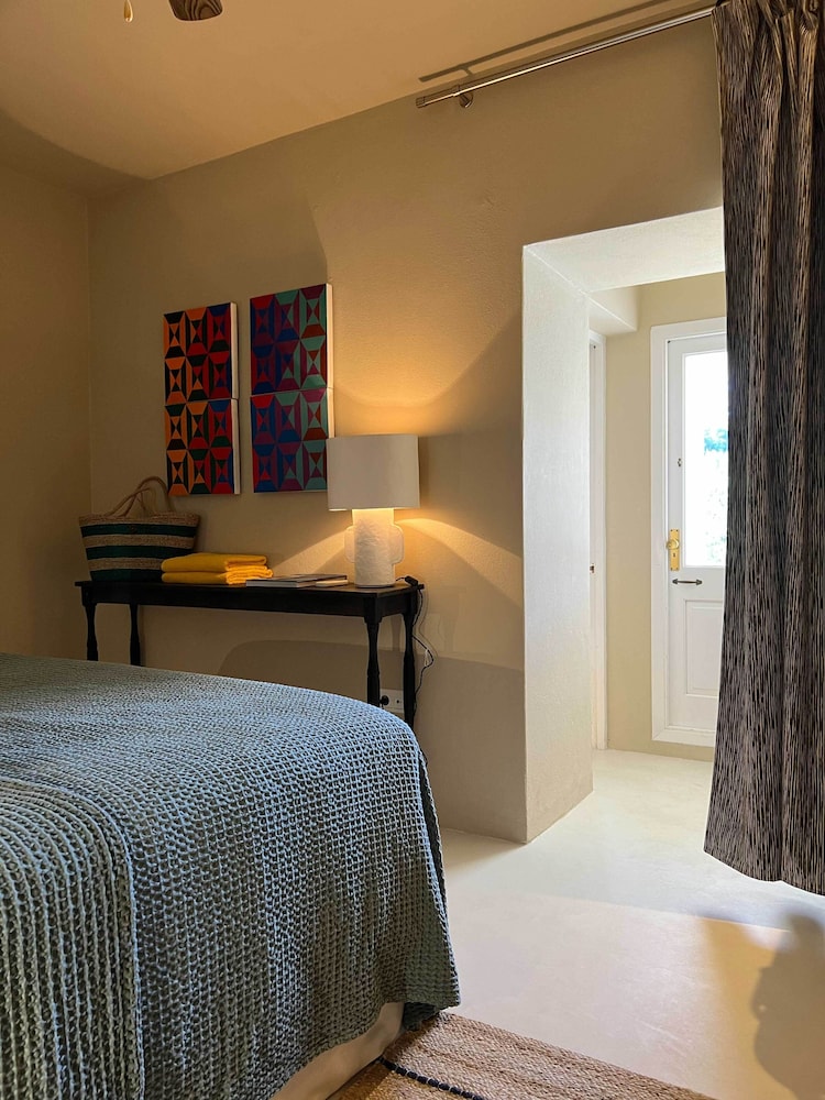 

Bologna - Sant Joan de Labritja - Gare du Nord Hotel