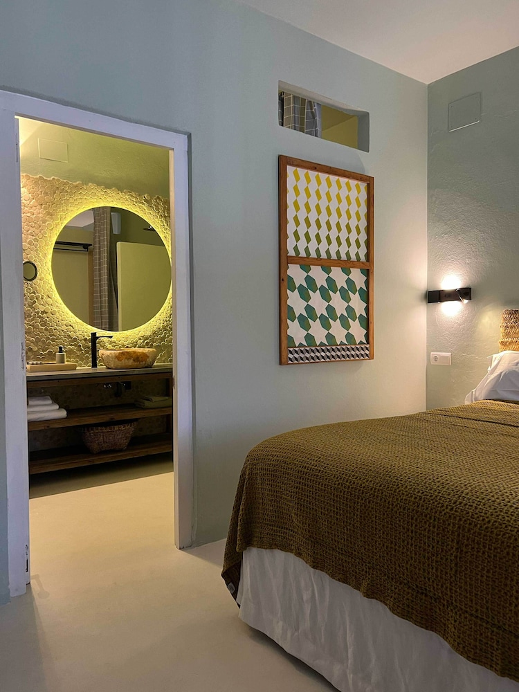 

Milano - Sant Joan de Labritja - Gare du Nord Hotel