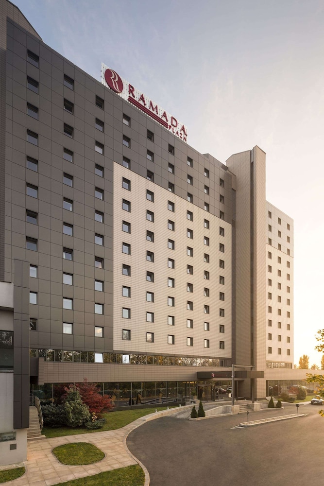 

Salerno - Otopeni - Ramada Plaza By Wyndham Bucharest Convention Center
