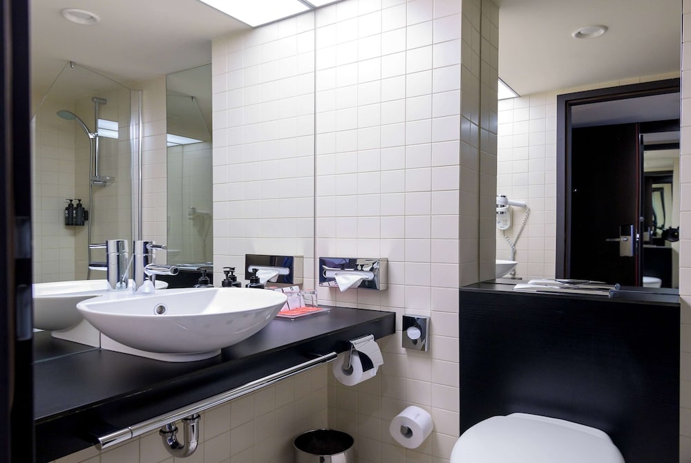 

Catania - Otopeni - Ramada Plaza By Wyndham Bucharest Convention Center