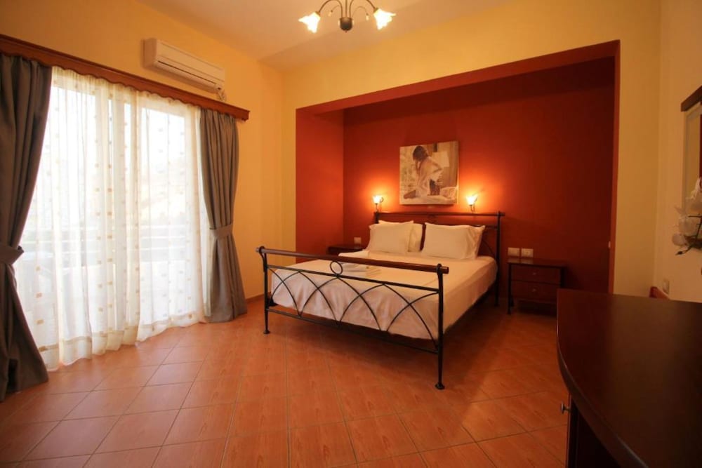

Trieste - Sarandë - Hotel Oskar