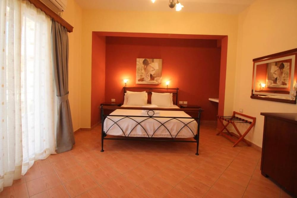 

Bologna - Sarandë - Hotel Oskar