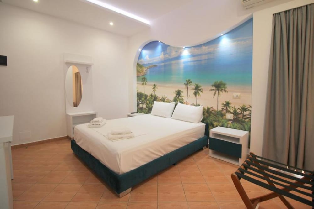 

Genova - Sarandë - Hotel Oskar