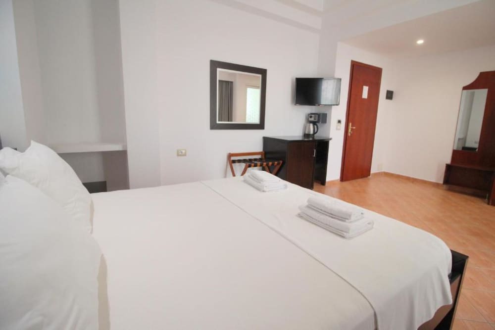 

Bari - Sarandë - Hotel Oskar