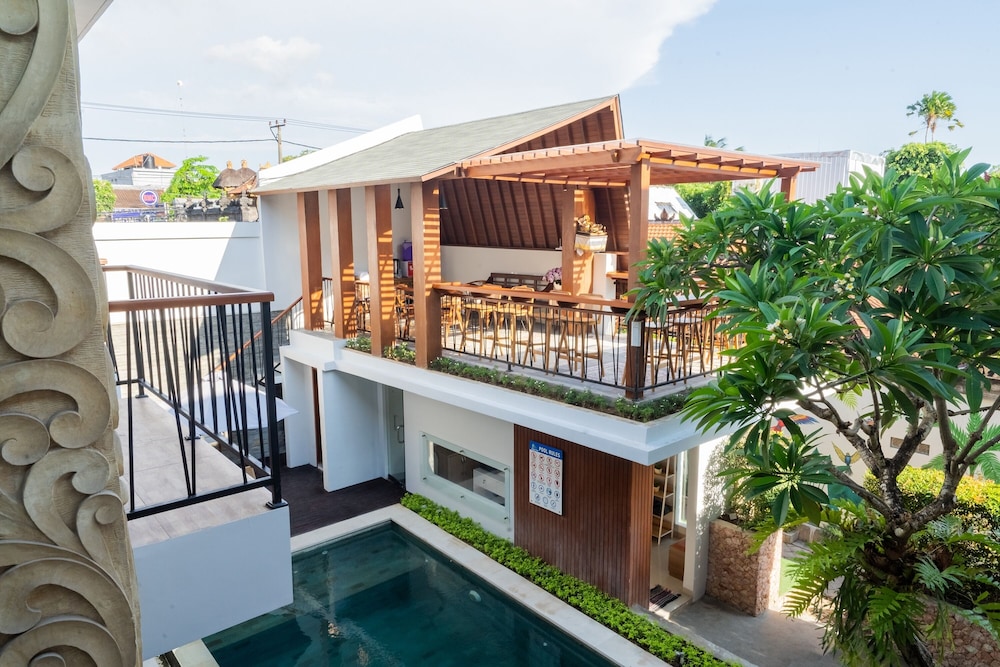 

Bari - Denpasar - Mahesa Suites Seminyak