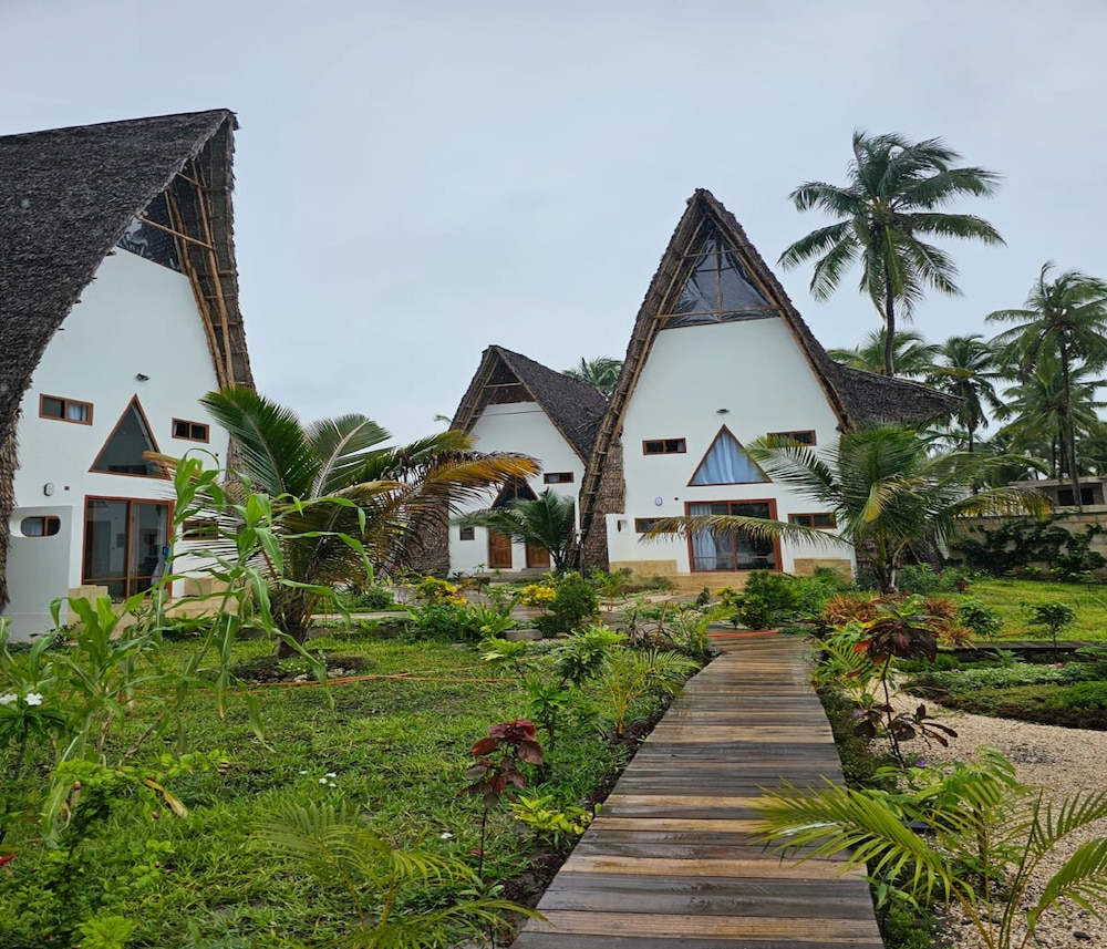 

Palermo - Pwani Mchangani - La Perla Beach Resort, Zanzibar - Your Beachfront Private Haven
