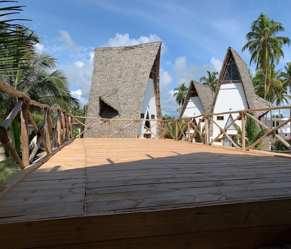 

Palermo - Matemwe - La Perla Beach Resort, Zanzibar - Your Beachfront Private Haven