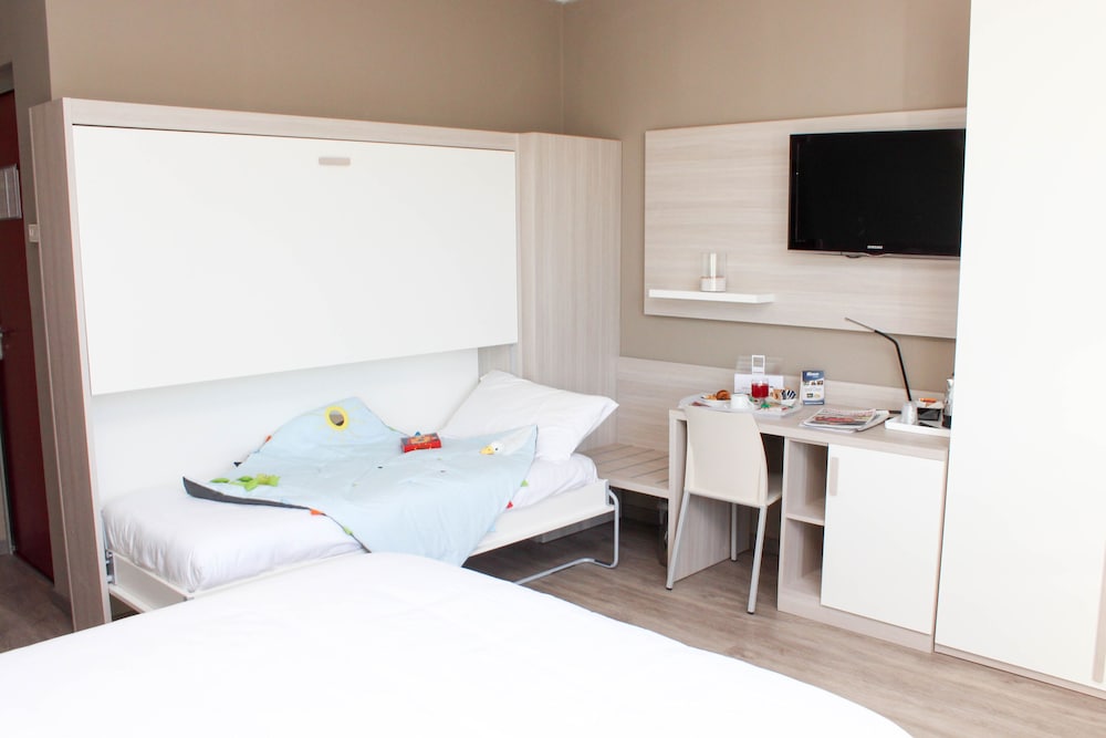 

Catania - Torino - Best Quality Hotel La Darsena