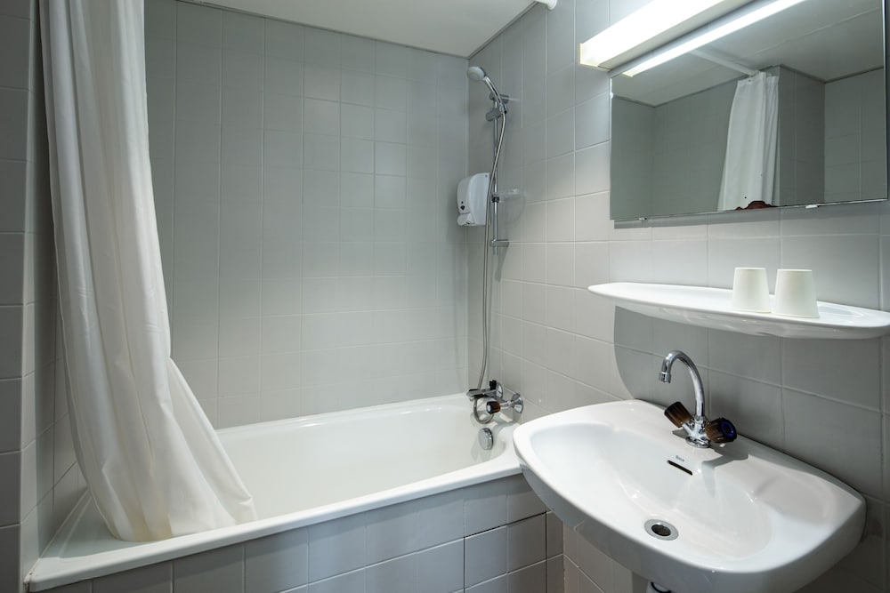 

Roma - Alti Pirenei - Hautes-Pyrénées, Francia - Hôtel Hélianthe