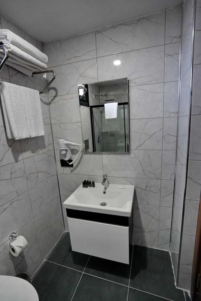 

Bologna - Istanbul, New Airport - Shelton Airport Hotel