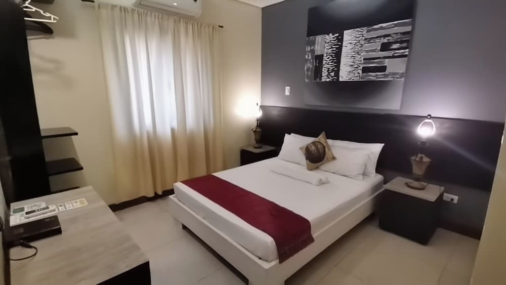 

Milano - Coron - Coron town travellers inn