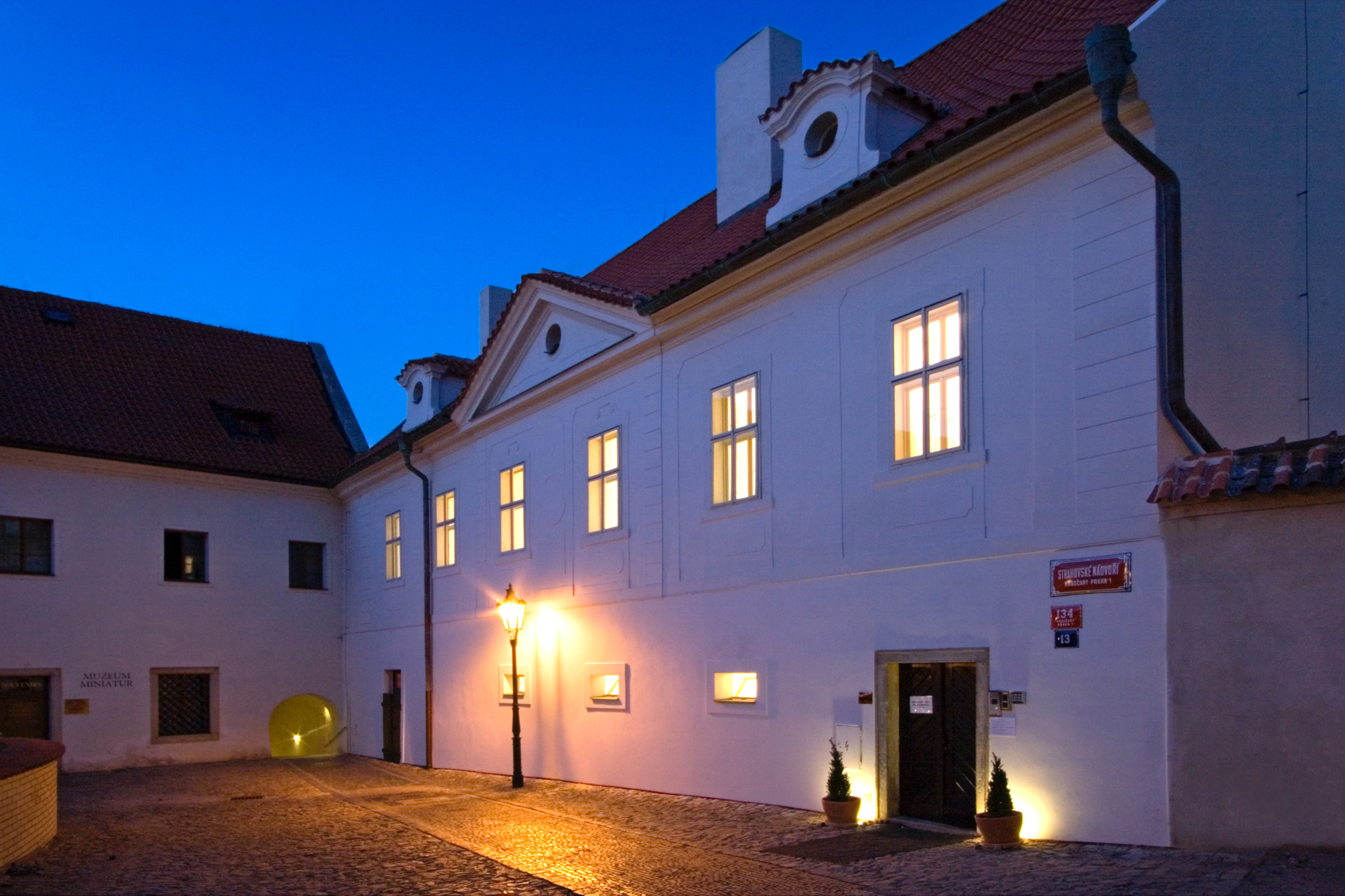 

Roma - Praga, Aeroporto Václav Havel - Monastery Hotel