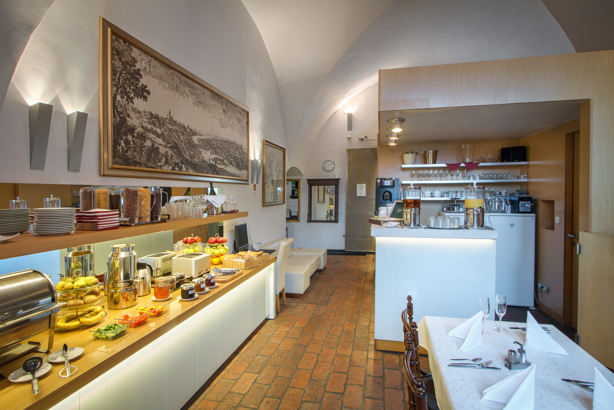 

Milano - Praga, Aeroporto Václav Havel - Monastery Hotel