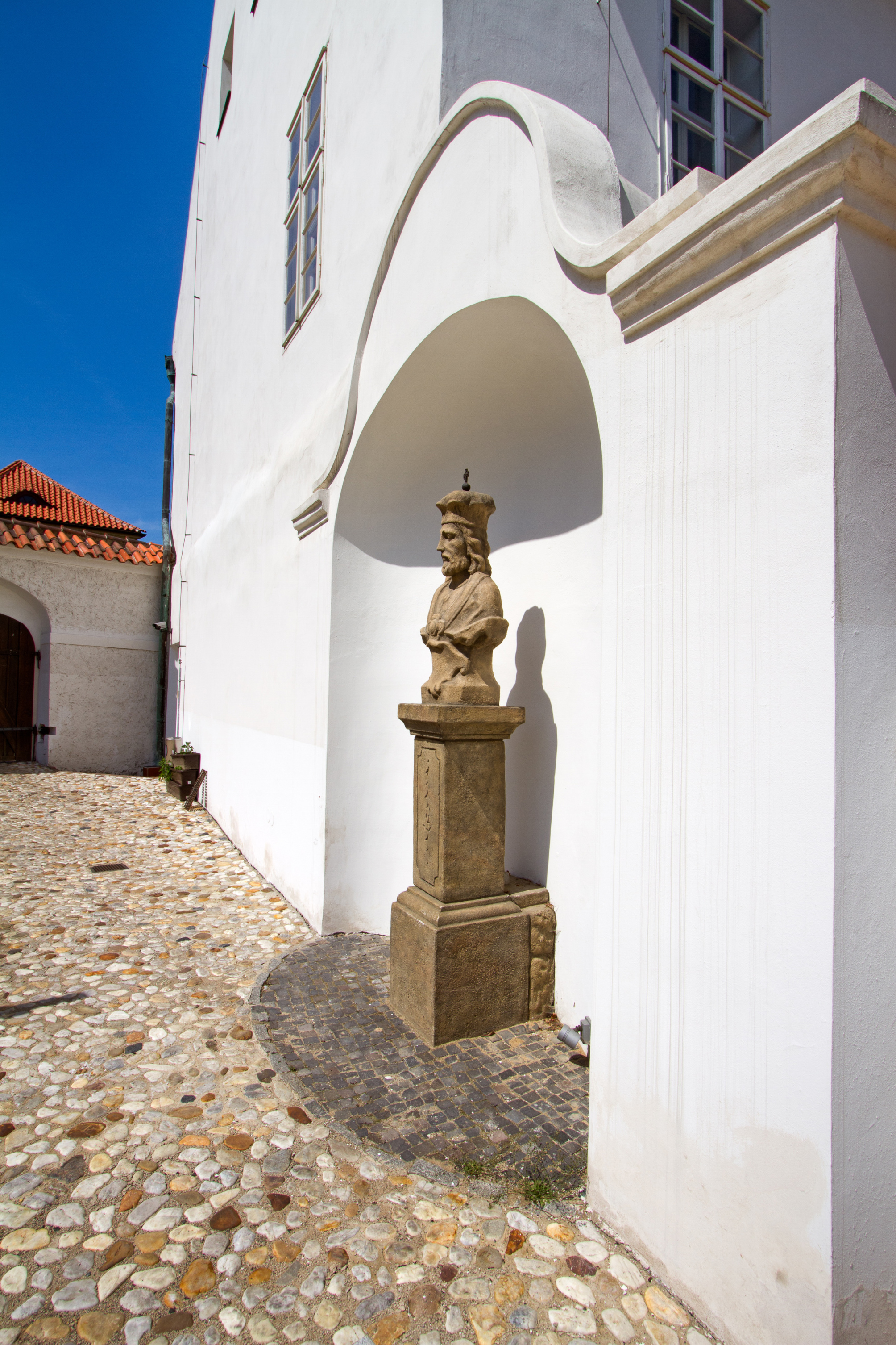 

Bari - Praga, Aeroporto Václav Havel - Monastery Hotel