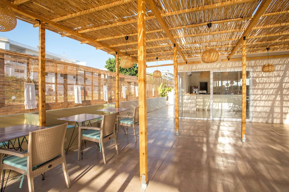 

Genova - Afandou - Atma Beach Rooms & Suites