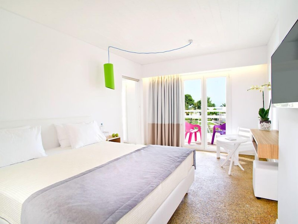 

Bologna - Néa Mákri - Marathon Beach Resort