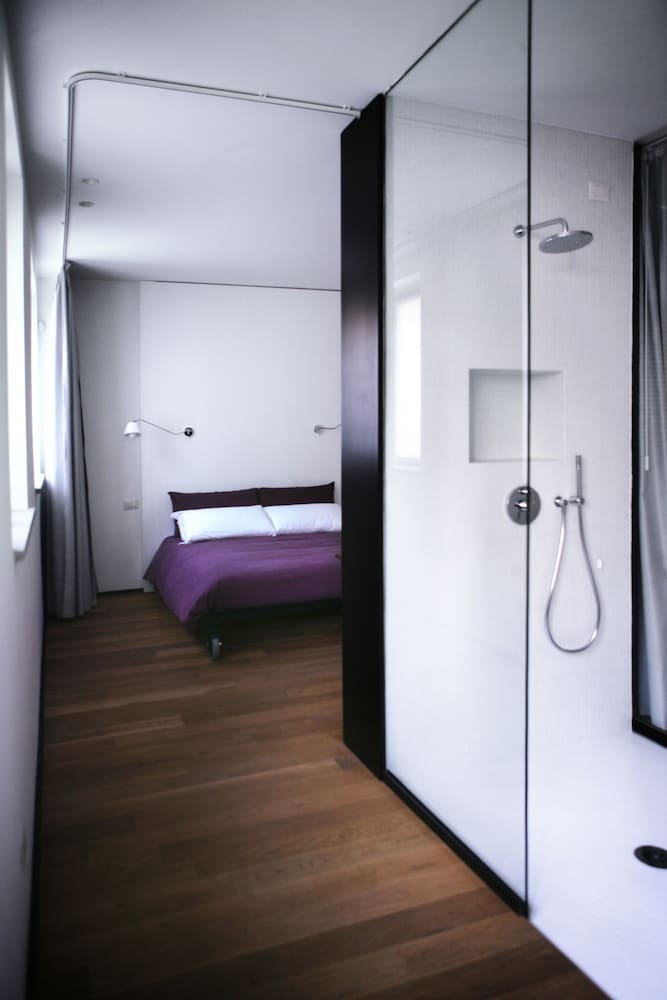 

Bari - Busto Arsizio - Mxp Rooms Guest House