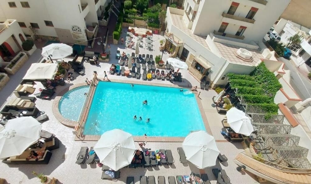 

Roma - Mġarr - The San Anton Hotel