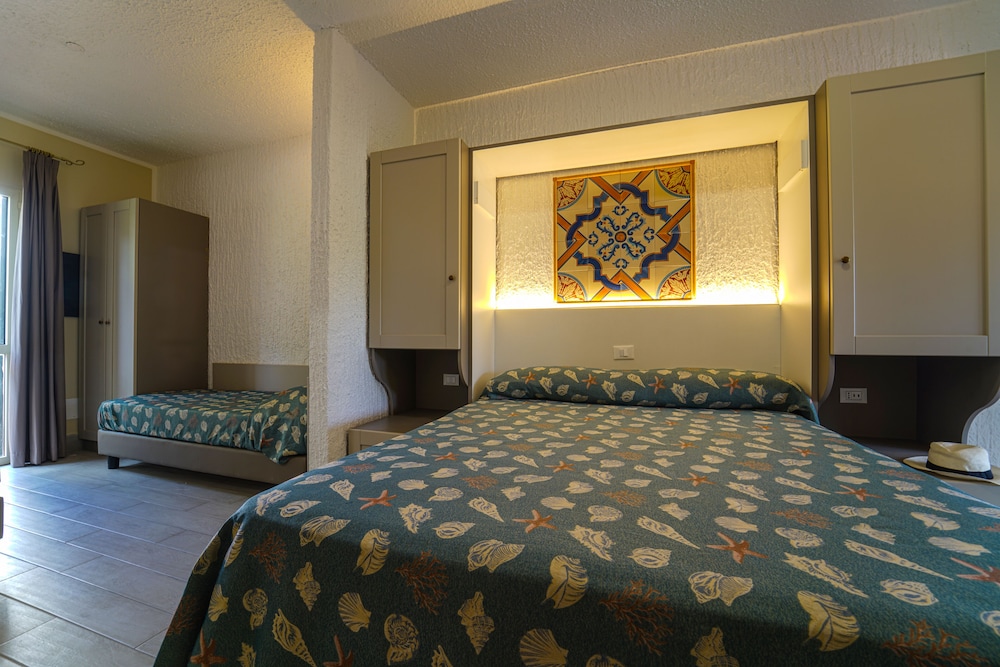 

Milano - Campofelice di Roccella - Cefalu Resort - Sporting Club