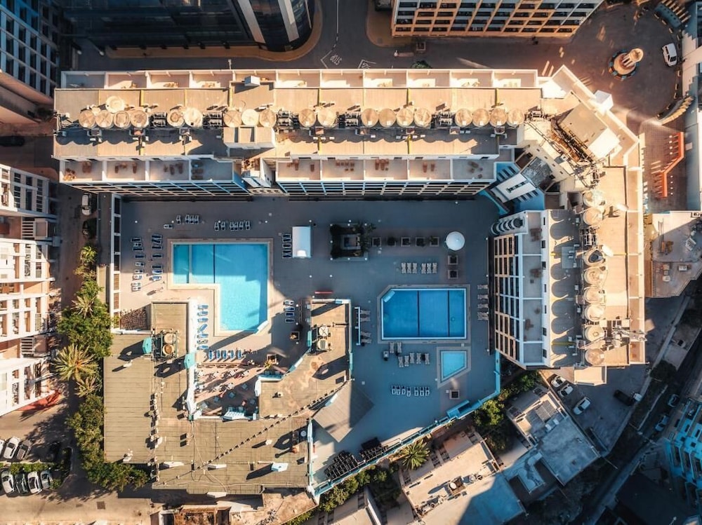 

Trieste - La Valletta - The St. George’s Park Hotel