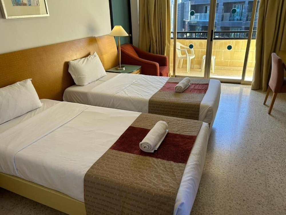 

Napoli - Qormi - The St. George’s Park Hotel