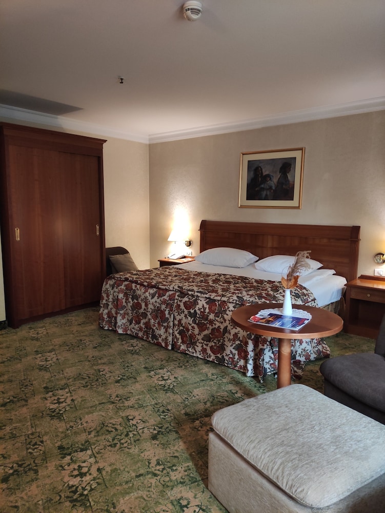 

Bari - Skopje - Best Western Hotel Turist - Superior