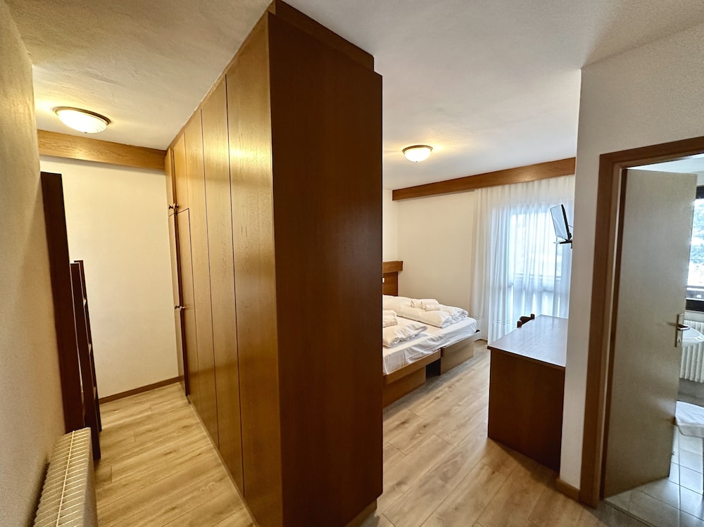 

Milano - Madonna di Campiglio - Hotel Ferrari