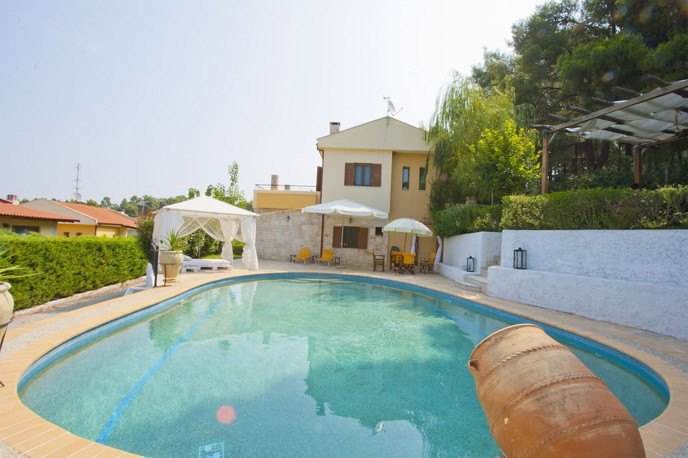 

Napoli - Sani Beach - Bozis Private Pool Villa by Halkidiki Villas