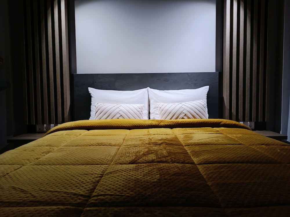

Bari - Paralía - Elizabeth Queen Luxury Rooms
