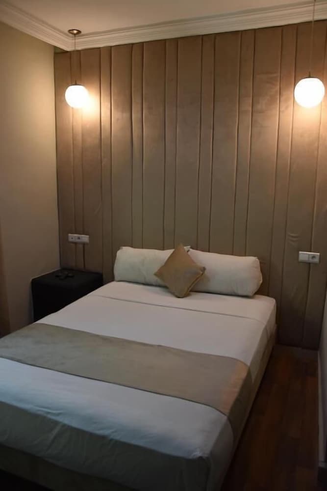 

Roma - Casablanca - Cadé Hotel