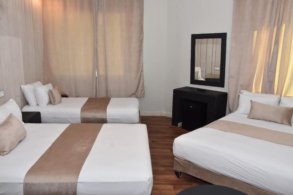 

Bologna - Casablanca - Cadé Hotel