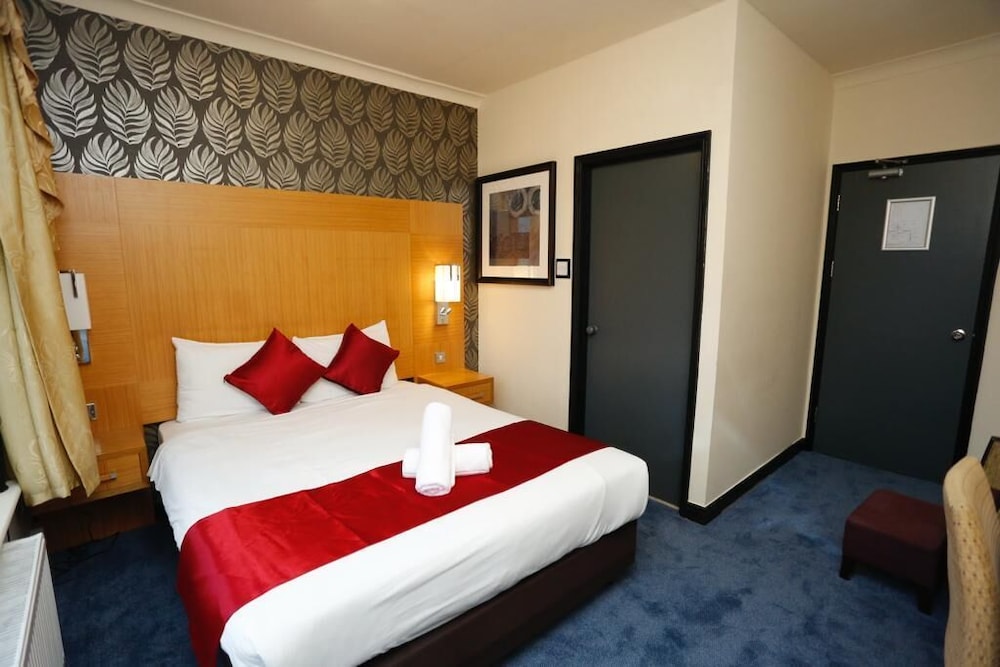 

Pisa - Crawley - Acorn Lodge Hotel Gatwick & Parking