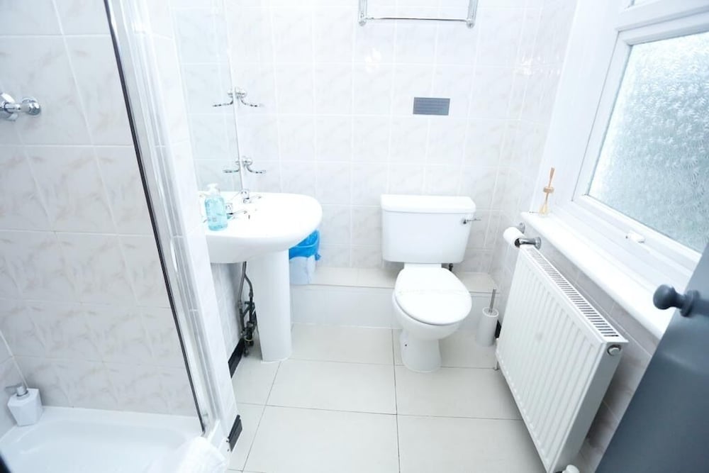 

Venezia - Crawley - Acorn Lodge Hotel Gatwick & Parking