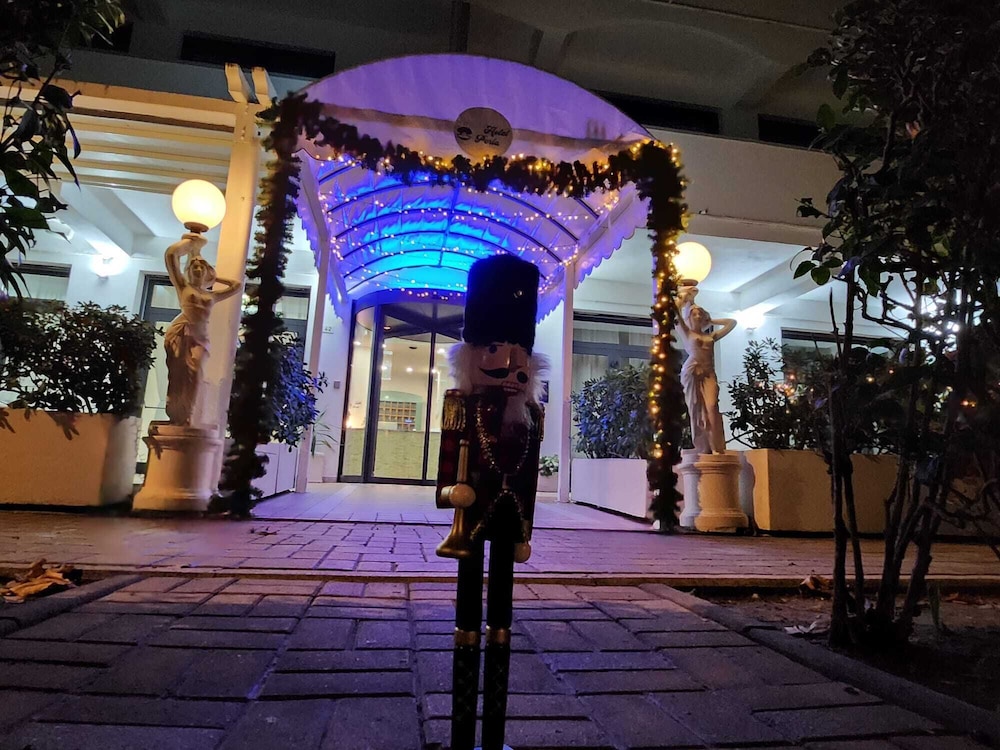 

Roma - Riviera Romagnola, Mare Italia - Hotel Perla