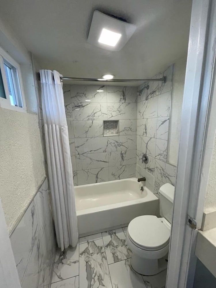 

Roma - Anaheim (CA) - Travel Inn Motel