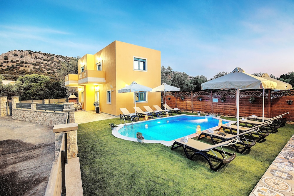 

Torino - Lindos - Lindos Luxury Retro Villas