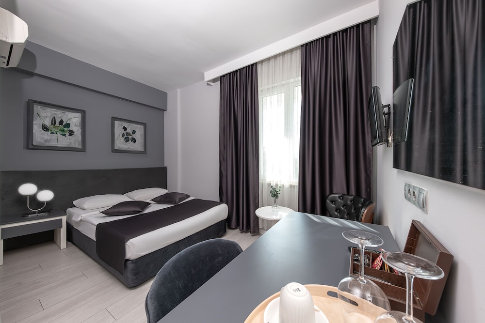 

Napoli - Lara - Expo Park Hotel