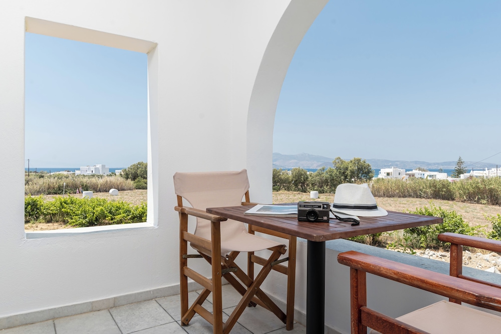 

Milano - Naxos, Isole Greche - Naxian Serenity Suites