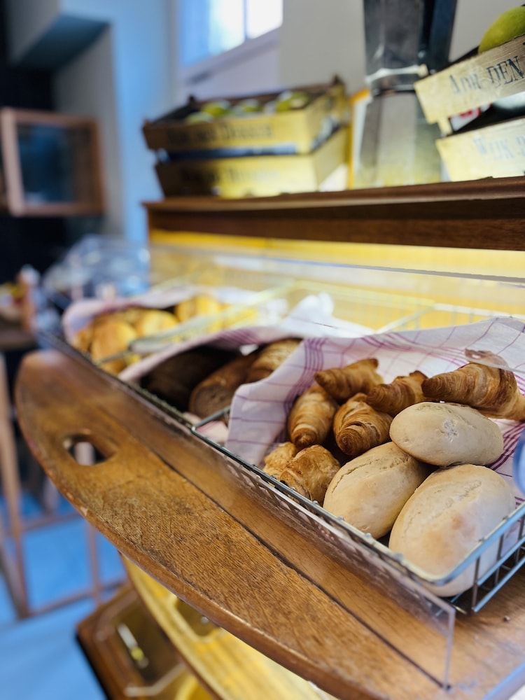 

Napoli - Ratingen - Stuckhotel Fettehenne