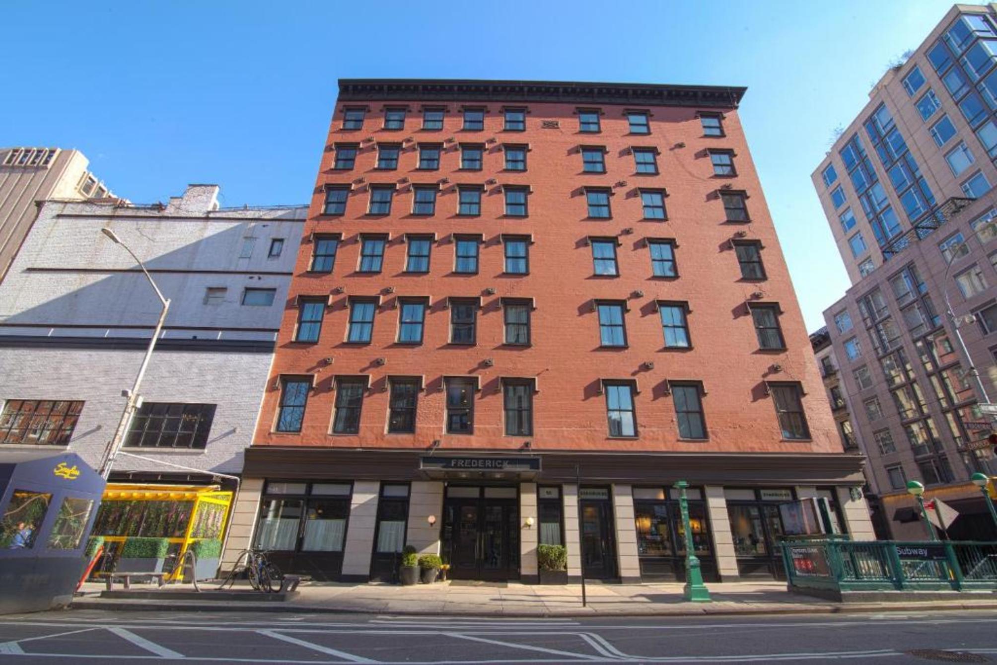 

Roma - Brooklyn (NY) - The Frederick Hotel