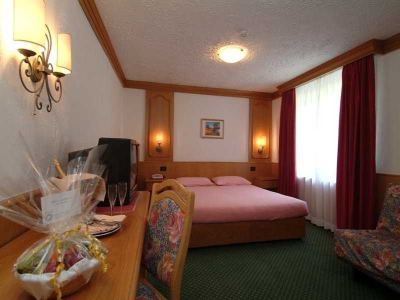 

Napoli - Livigno - Hotel Intermonti