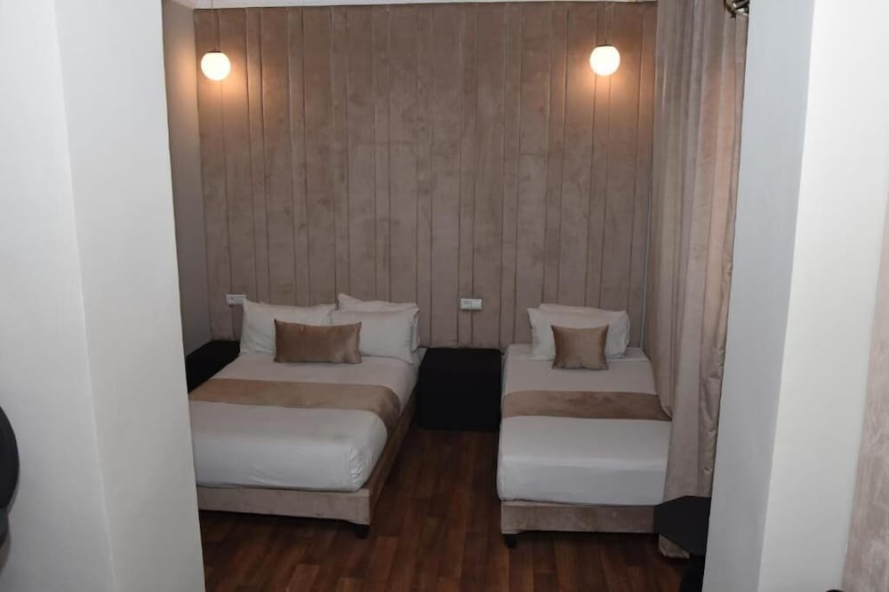 

Roma - Casablanca - Cadé Hotel