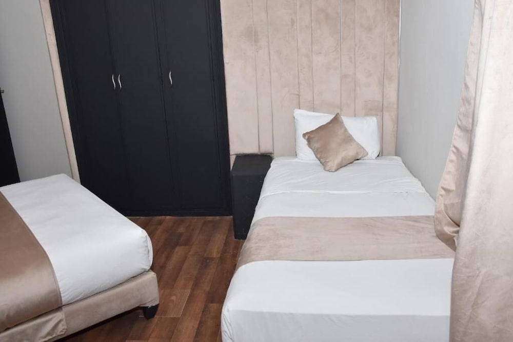 

Milano - Casablanca - Cadé Hotel