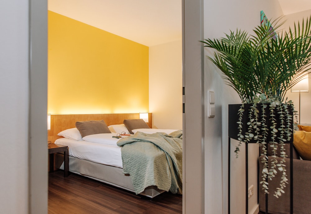 

Milano - Groß-Enzersdorf - HEINhotel vienna airport