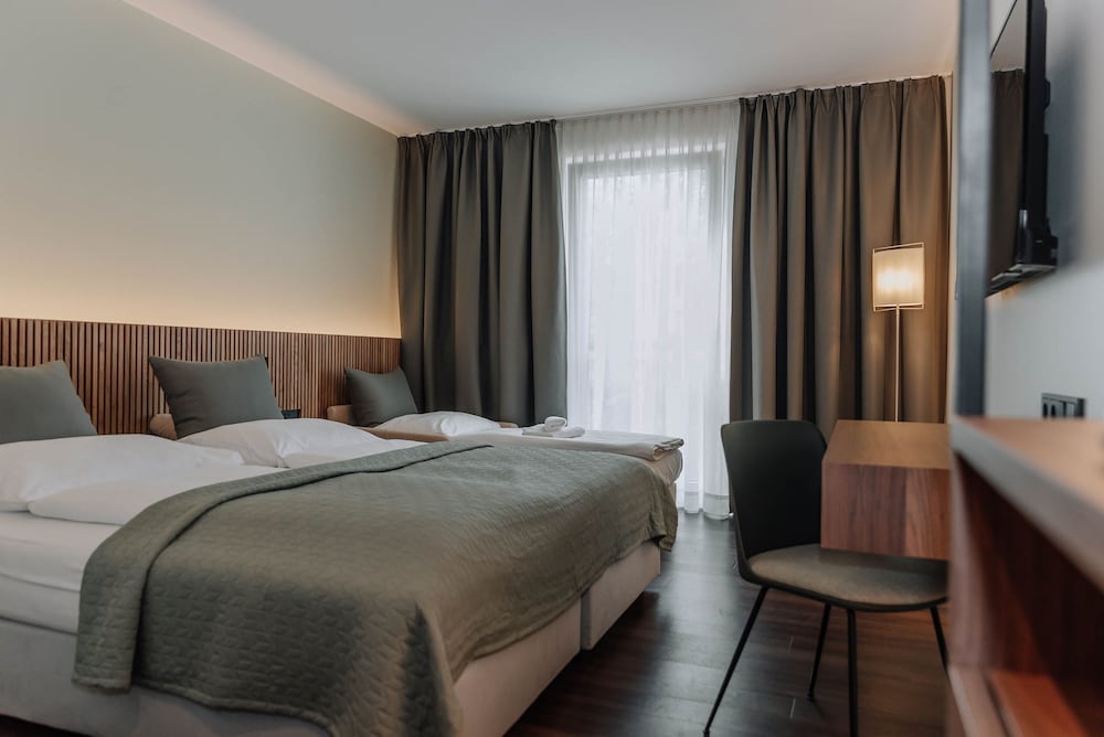 

Venezia - Groß-Enzersdorf - HEINhotel vienna airport
