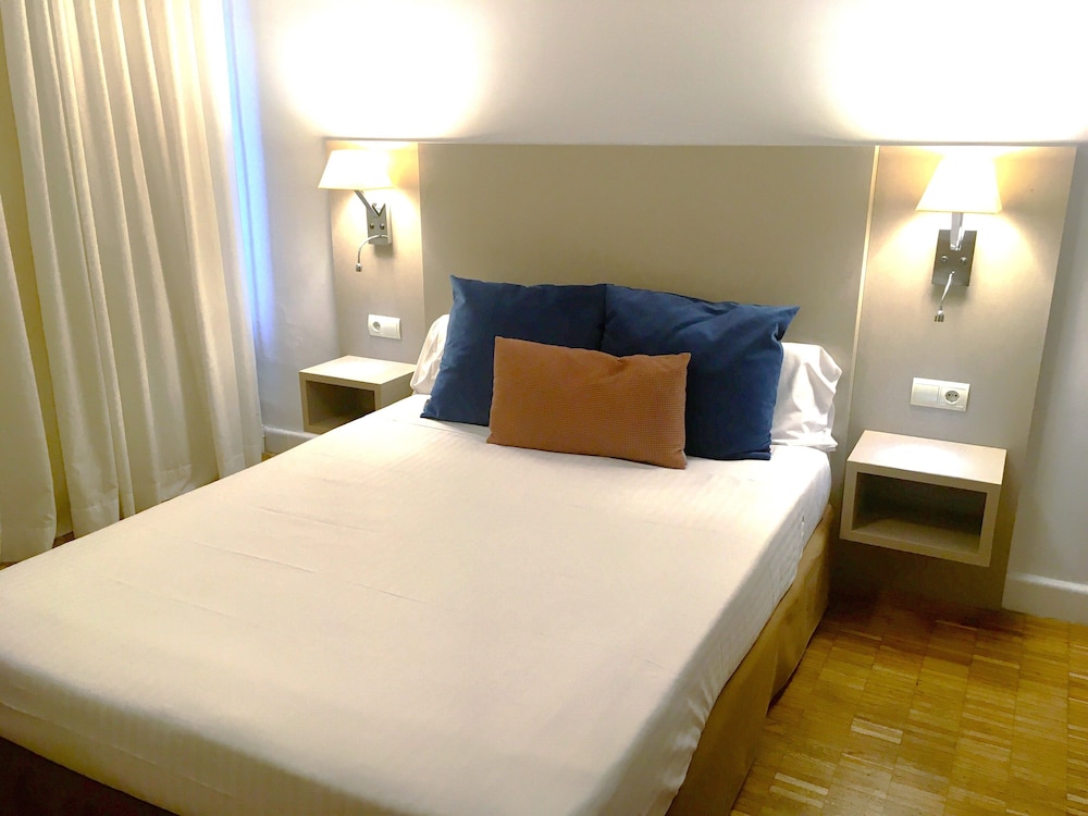 

Napoli - Tarragona - Hotel Lauria